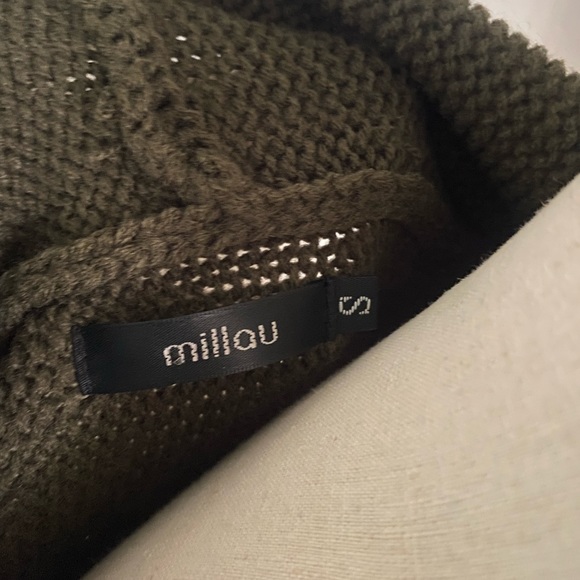 LF Open Hi Lo Cardigan with Gold Zipper Detail - Picture 6 of 7